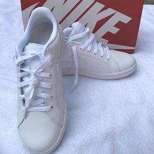 BRAND NEW NIKE COURT ROYALE 2